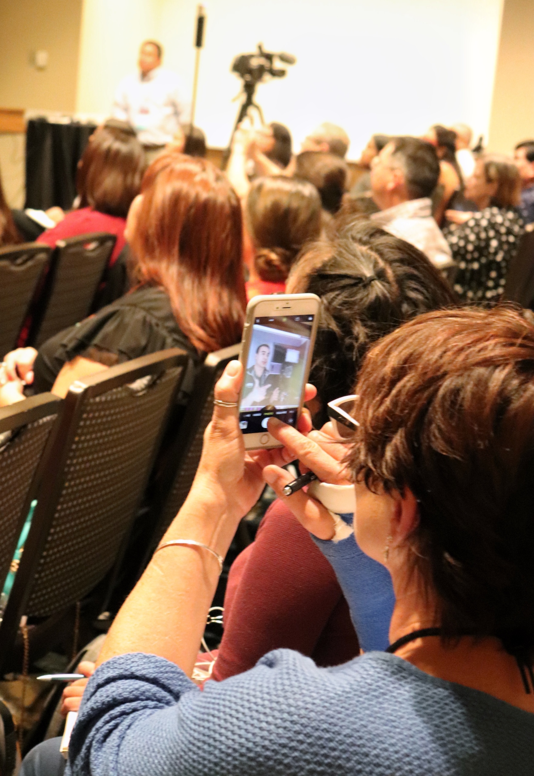 Gallery Mobile videography lessons at National Native Media Conference IJA